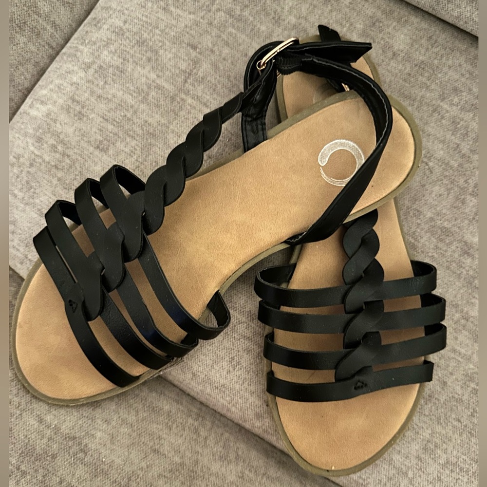 Lightly worn women’s sandals
